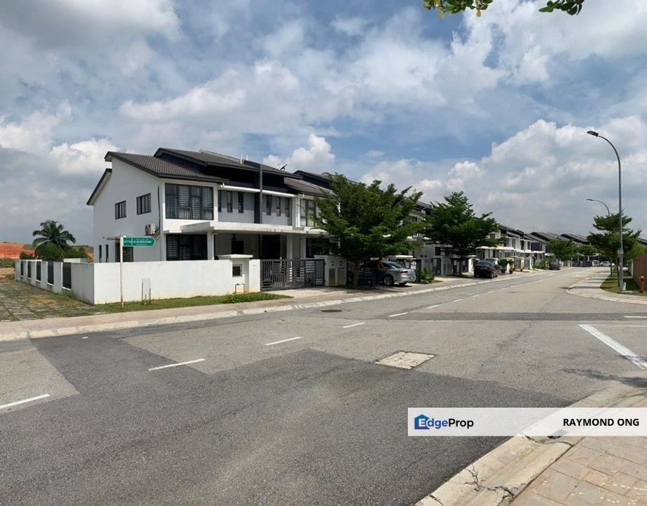 Aman Putri Elmina Sungai Buloh - Double Storey House For Sale - Gated Guarded Renovated Move in condition, Selangor, Sungai Buloh