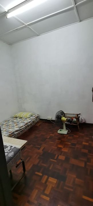 Taman Kinrara TK 2 - Puchong Double storey house for sale - Basic - near banks, pasar pagi, restaurant, Selangor, Puchong