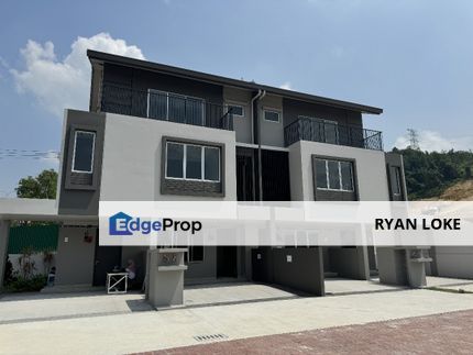 TRIPLE STOREY SEMI D FOR SALE NEAR SALAK TINGGI, Selangor, Sepang