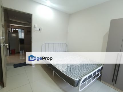 Available Now Master Room attached bathroom Ampang, Selangor, Ampang
