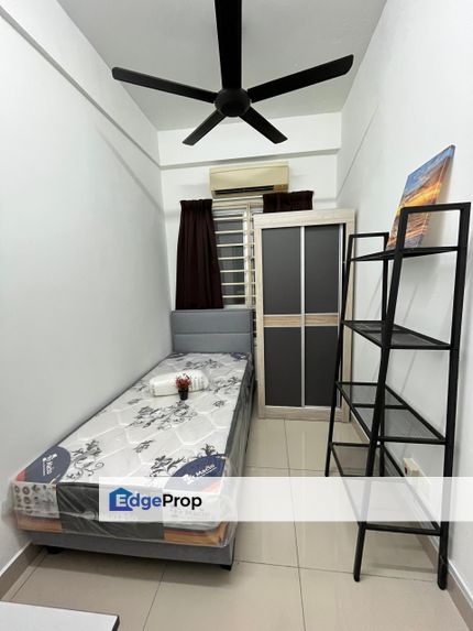 Male Unit Available Now! Small Room With Window Casa Residenza, Selangor, Kota Damansara