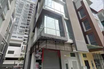 Pusat Komersial Equine