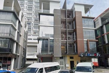 Pusat Komersial Equine