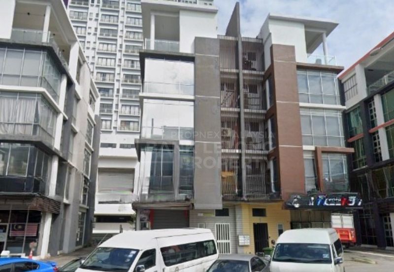 Pusat Komersial Equine