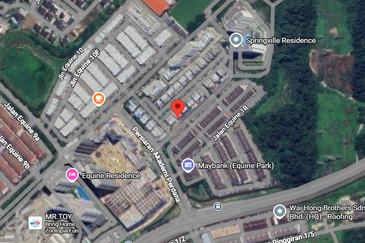 Pusat Komersial Equine