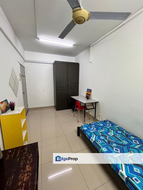 Medium Room Female Unit Free Wifi Casa Residence, Selangor, Kota Damansara