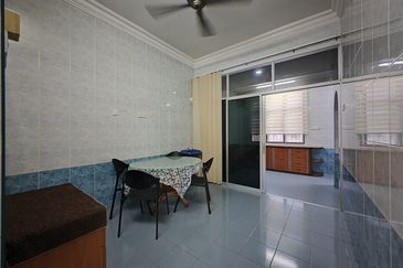 Bandar Laguna Merbok