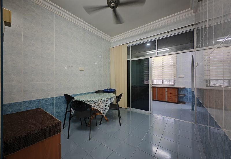 Bandar Laguna Merbok