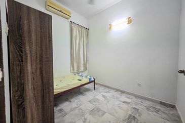 Bandar Laguna Merbok