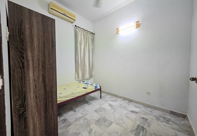 Bandar Laguna Merbok