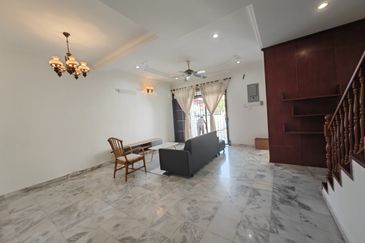 Bandar Laguna Merbok