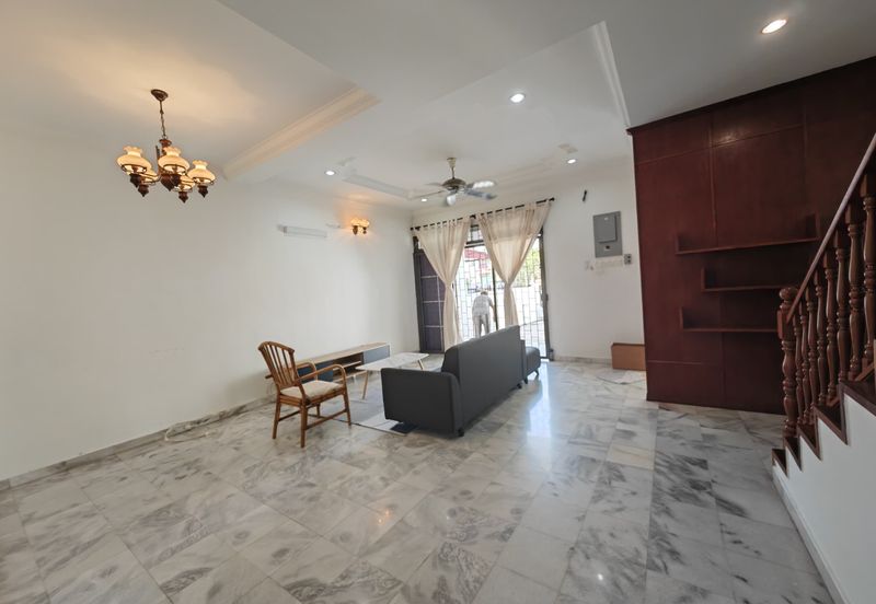 Bandar Laguna Merbok