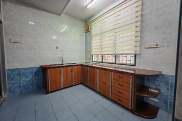 Bandar Laguna Merbok