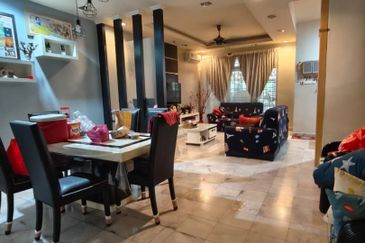 Bandar Laguna Merbok