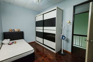 Bandar Laguna Merbok