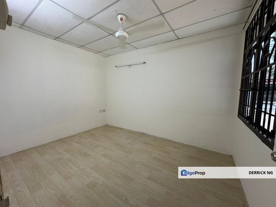 Taman Ria Jaya Near Maybank , Chinese Neighbor 1 Stry Terrace Corner House For Sale, Kedah, Sungai Petani