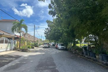 Bandar Laguna Merbok