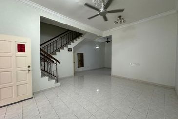 Bandar Laguna Merbok