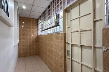 Bandar Laguna Merbok