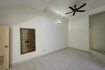 Bandar Laguna Merbok