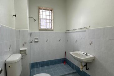 Bandar Laguna Merbok