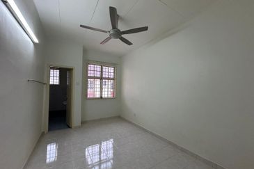 Bandar Laguna Merbok