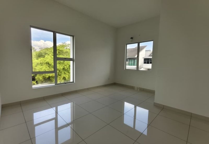 Bandar Laguna Merbok