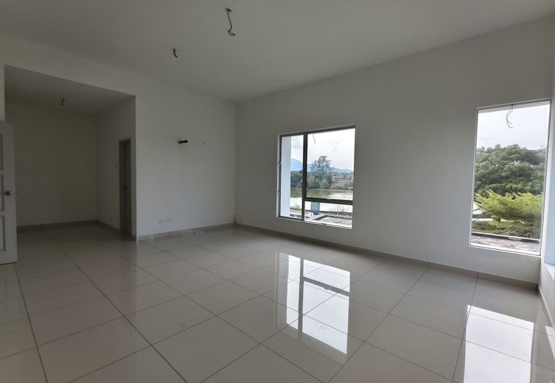 Bandar Laguna Merbok