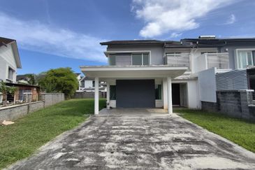 Bandar Laguna Merbok