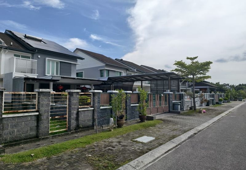 Bandar Laguna Merbok