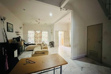 Bandar Laguna Merbok