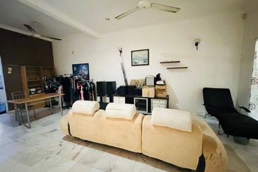 Bandar Laguna Merbok