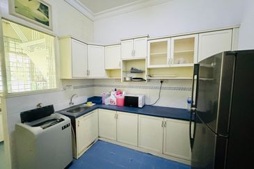 Bandar Laguna Merbok