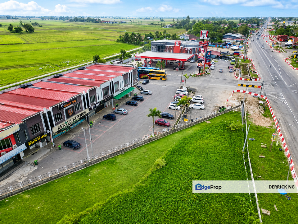 Pendang Kompleks Perniagaan Seraya 2 Stry Shoplot Facing Road , Beside Kfc, Coffee Bean , Caltex For Sale, Kedah, Pendang