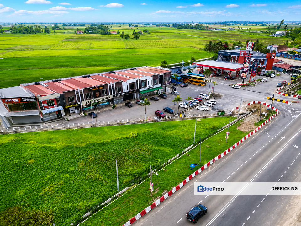 Pendang Kompleks Perniagaan Seraya 2 Stry Shoplot Facing Road , Beside Kfc, Coffee Bean , Caltex For Sale, Kedah, Pendang