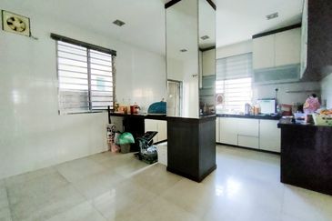 Bandar Laguna Merbok