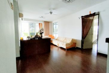 Bandar Laguna Merbok