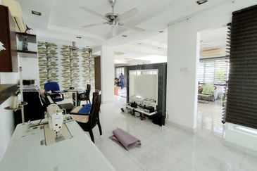 Bandar Laguna Merbok