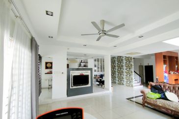 Bandar Laguna Merbok