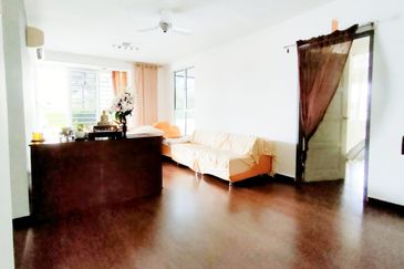 Bandar Laguna Merbok