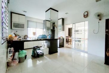 Bandar Laguna Merbok