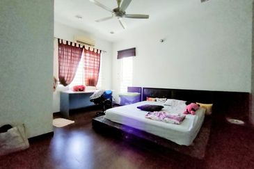 Bandar Laguna Merbok