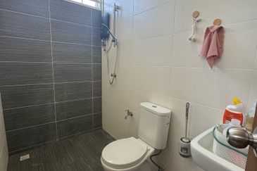 TAMAN PERMATA HILL PARK