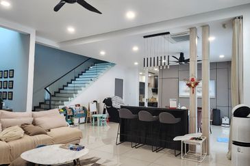 Sierra, Bukit Banyan