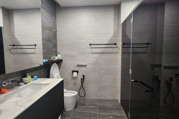 Sierra, Bukit Banyan