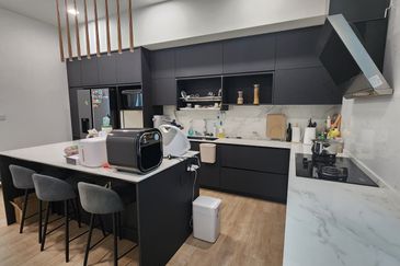 Sierra, Bukit Banyan