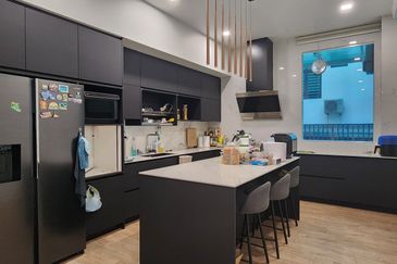 Sierra, Bukit Banyan