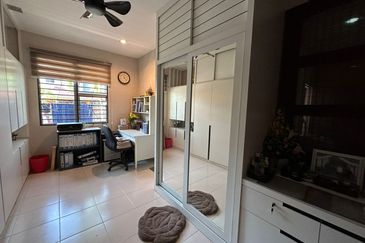 BANDAR LAGUNA MERBOK (TERES)