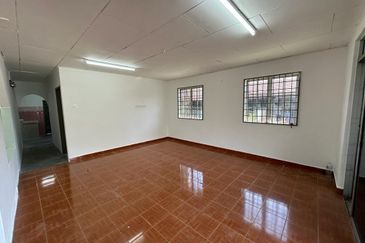 TAMAN KELISA RIA FASA 1