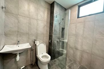 Sierra, Bukit Banyan